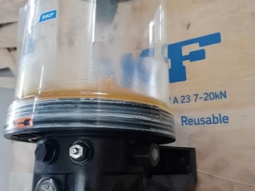 насос skf p203e-8xlbo-700-24 вид сбоку